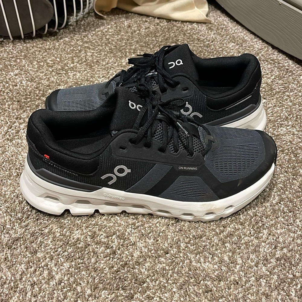 Like new! On Cloudrunner 2. Eclipse/Black W11/M9.5